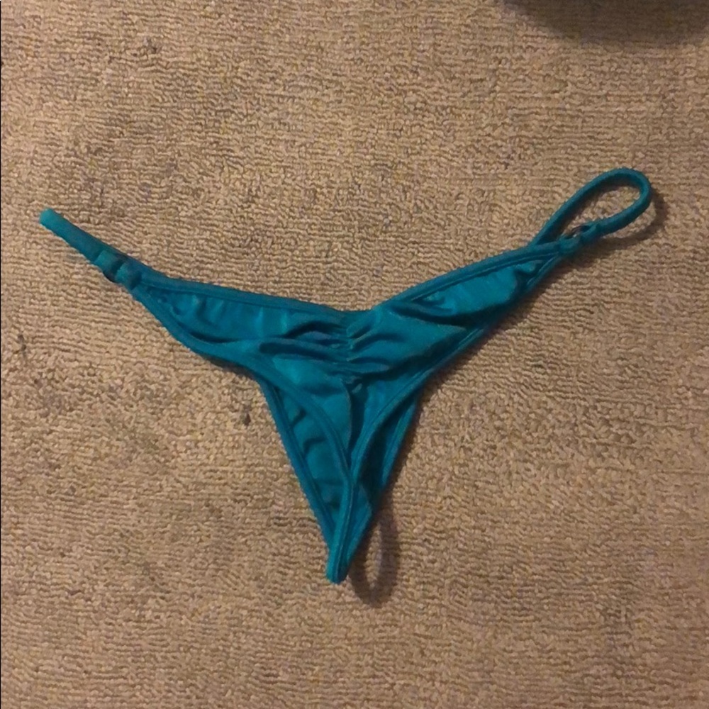 NWOT Teeny B half pucker thong bikini bottom
